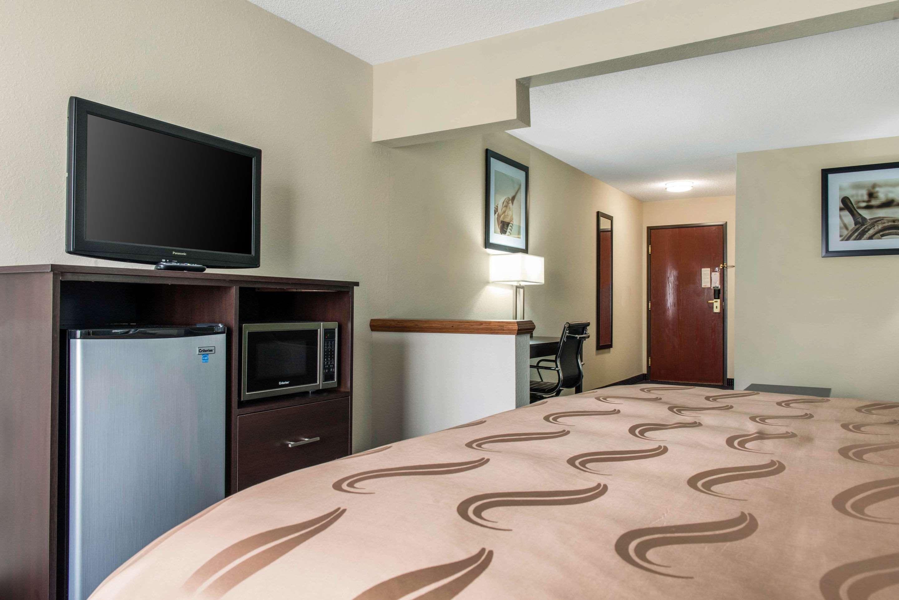 Quality Inn & Suites Anderson I-69 Bagian luar foto