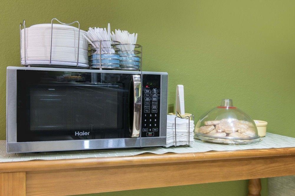 Quality Inn & Suites Anderson I-69 Bagian luar foto