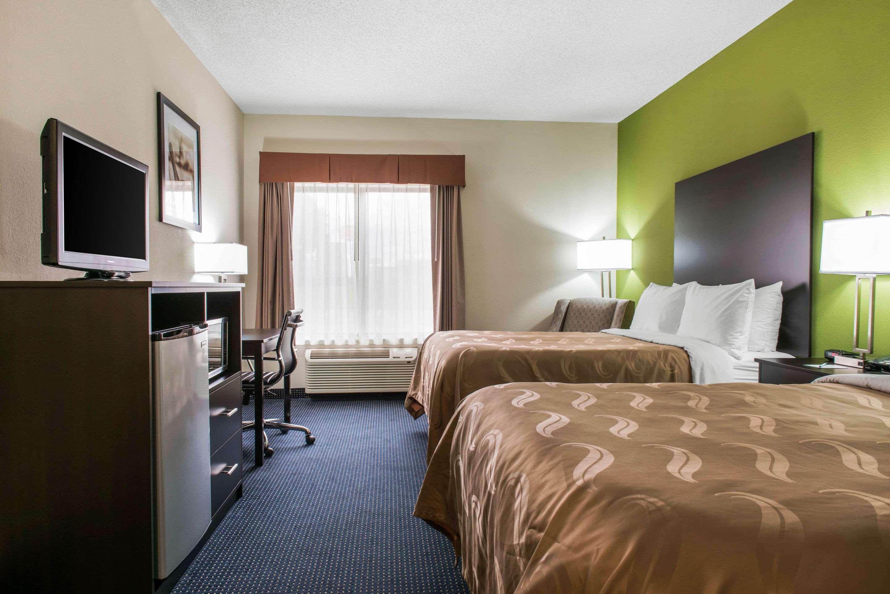 Quality Inn & Suites Anderson I-69 Bagian luar foto