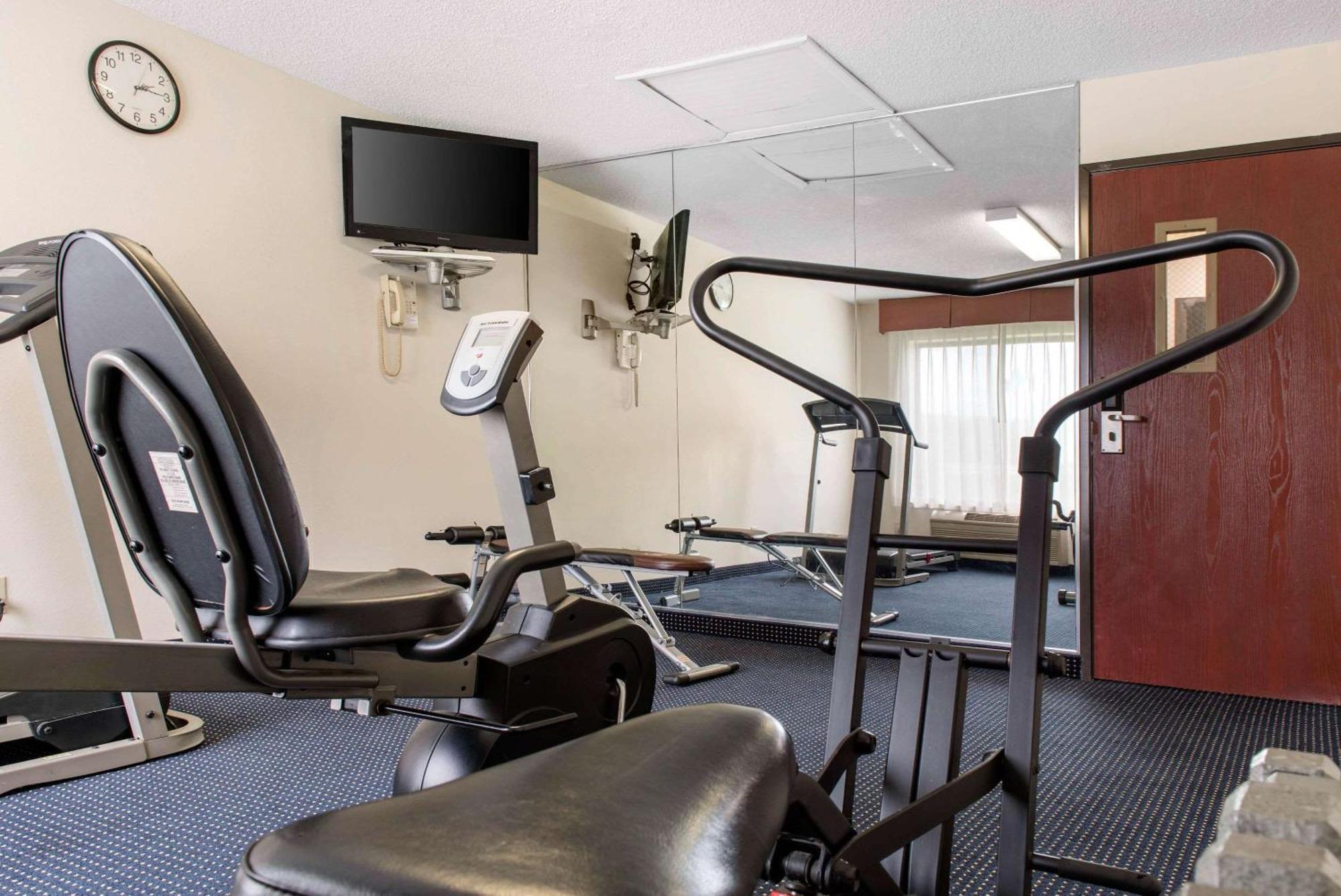 Quality Inn & Suites Anderson I-69 Bagian luar foto