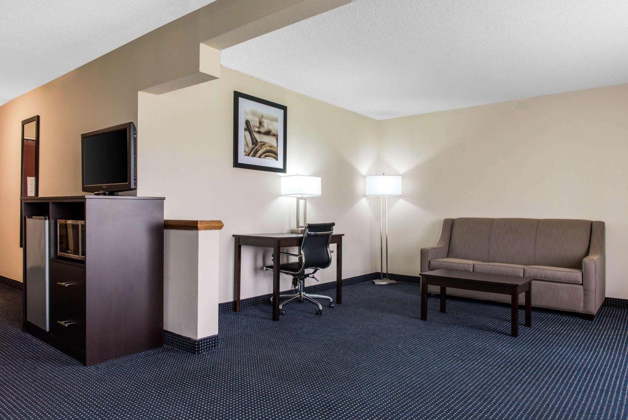 Quality Inn & Suites Anderson I-69 Bagian luar foto