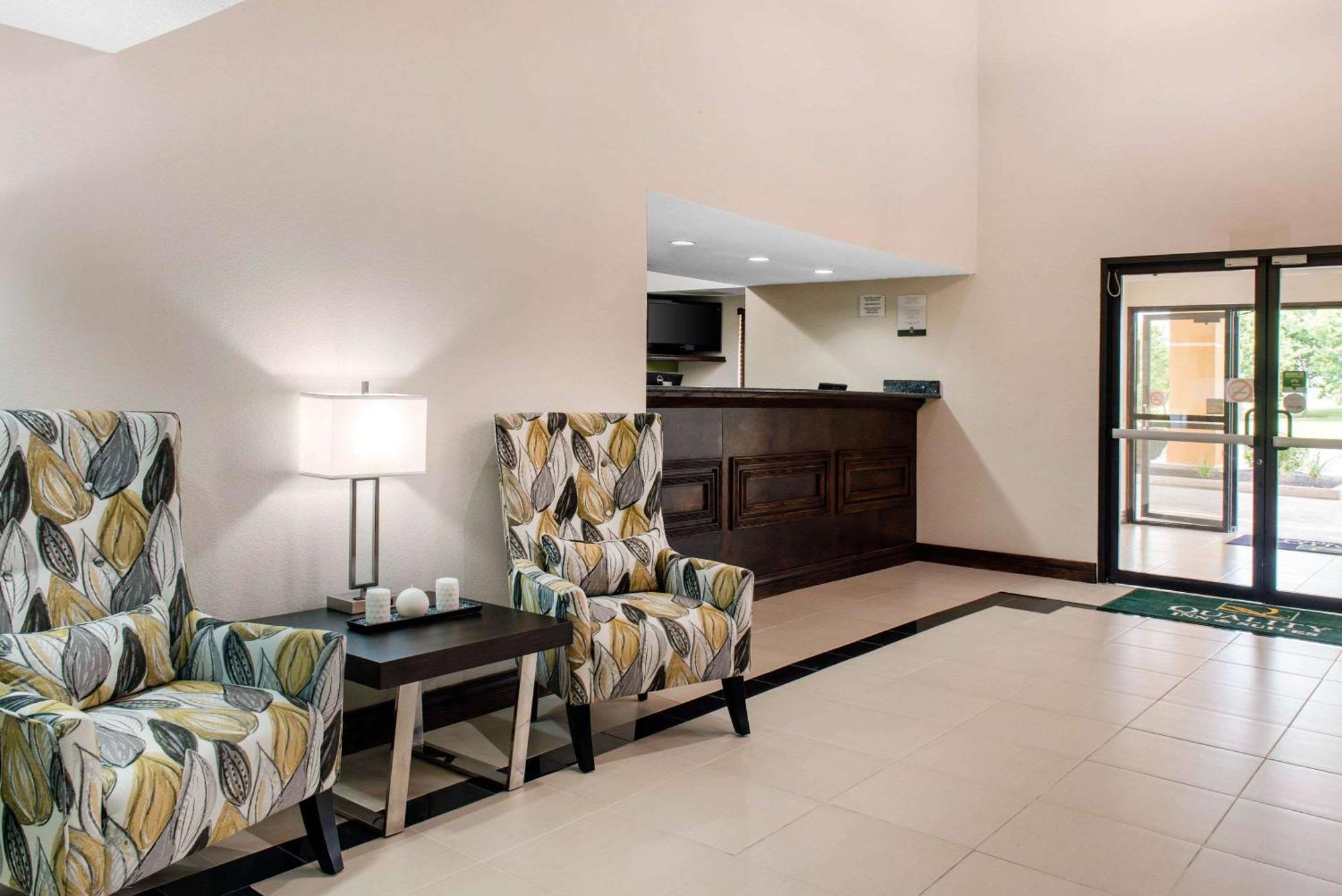 Quality Inn & Suites Anderson I-69 Bagian luar foto