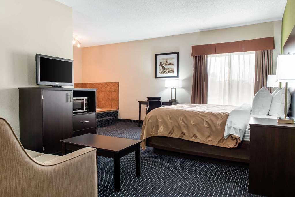 Quality Inn & Suites Anderson I-69 Ruang foto