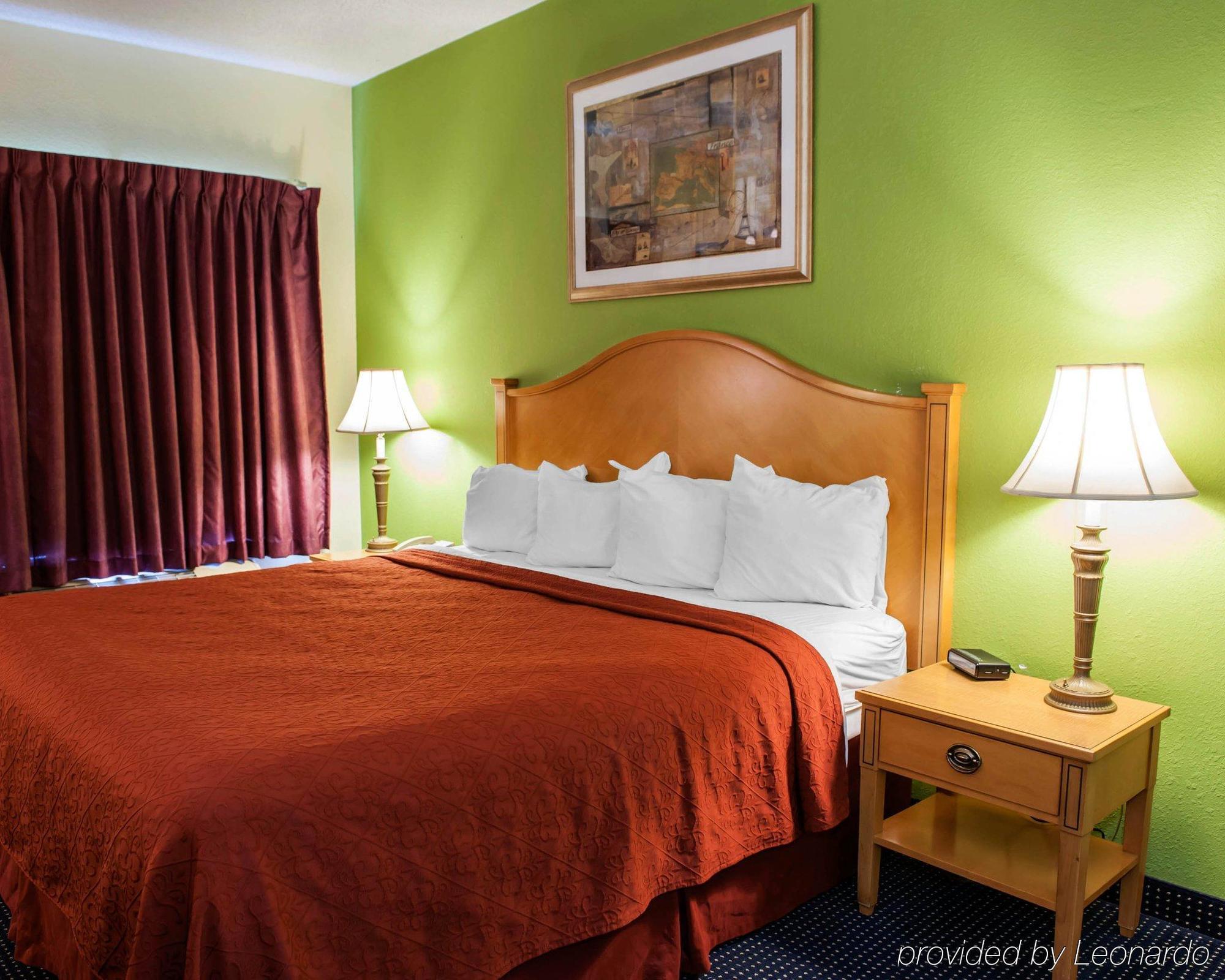 Quality Inn & Suites Anderson I-69 Bagian luar foto