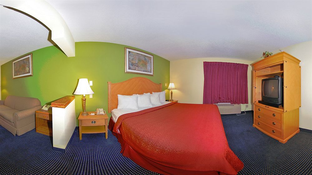 Quality Inn & Suites Anderson I-69 Bagian luar foto